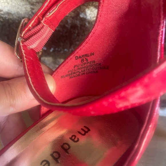 MADDEN GIRL red strappy heels 8.5 - Picture 3 of 6